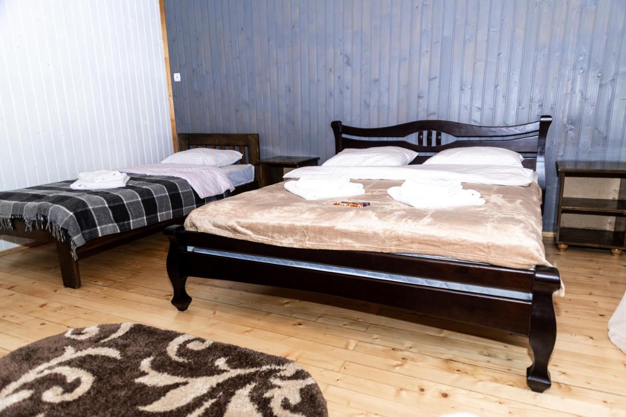 Wood House Hotel Pilipets Buitenkant foto
