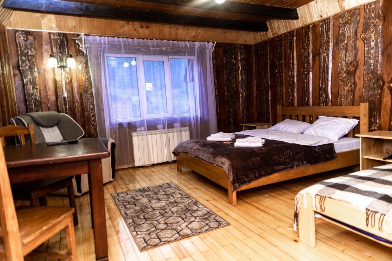 Wood House Hotel Pilipets Buitenkant foto