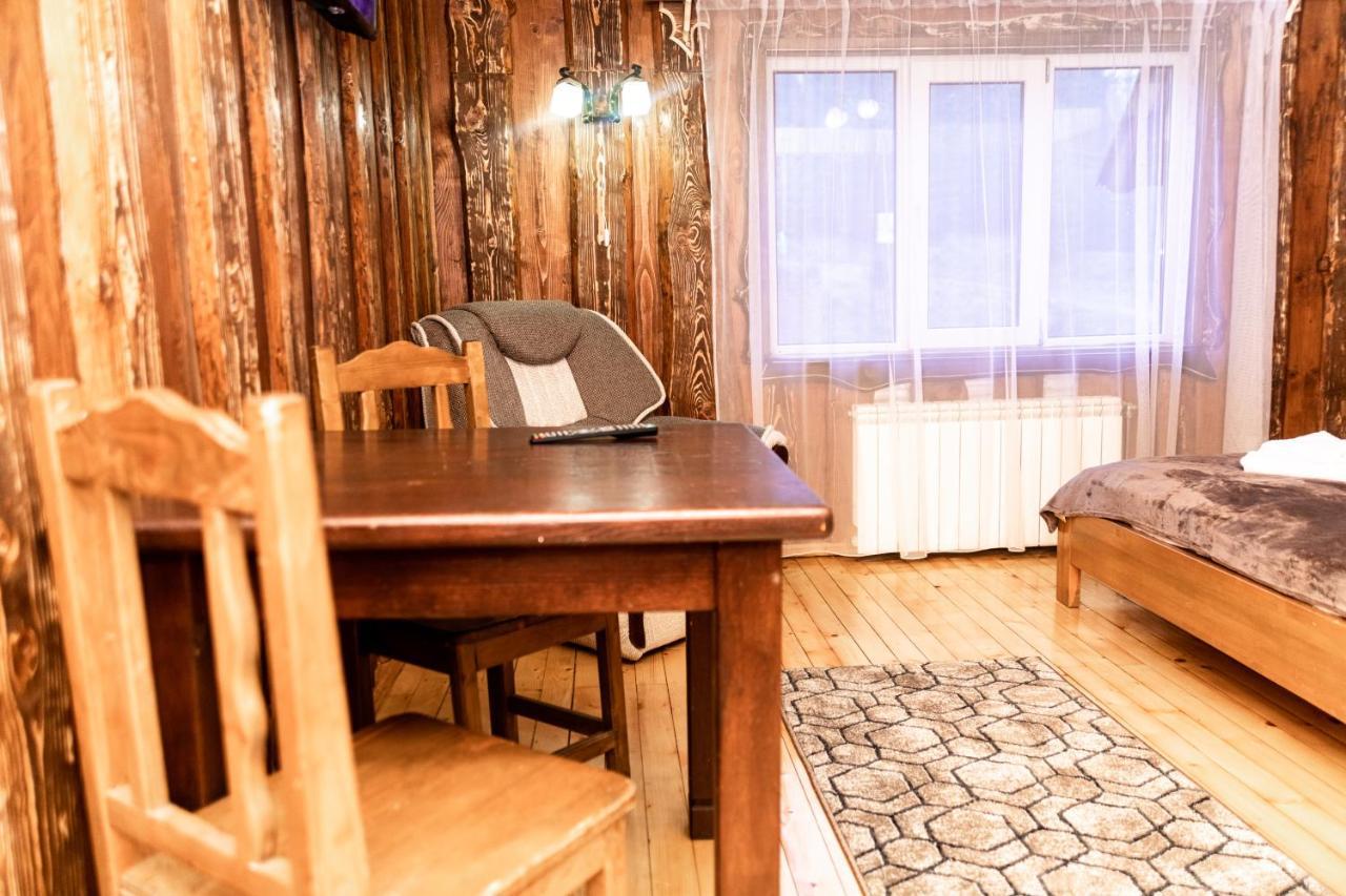Wood House Hotel Pilipets Buitenkant foto