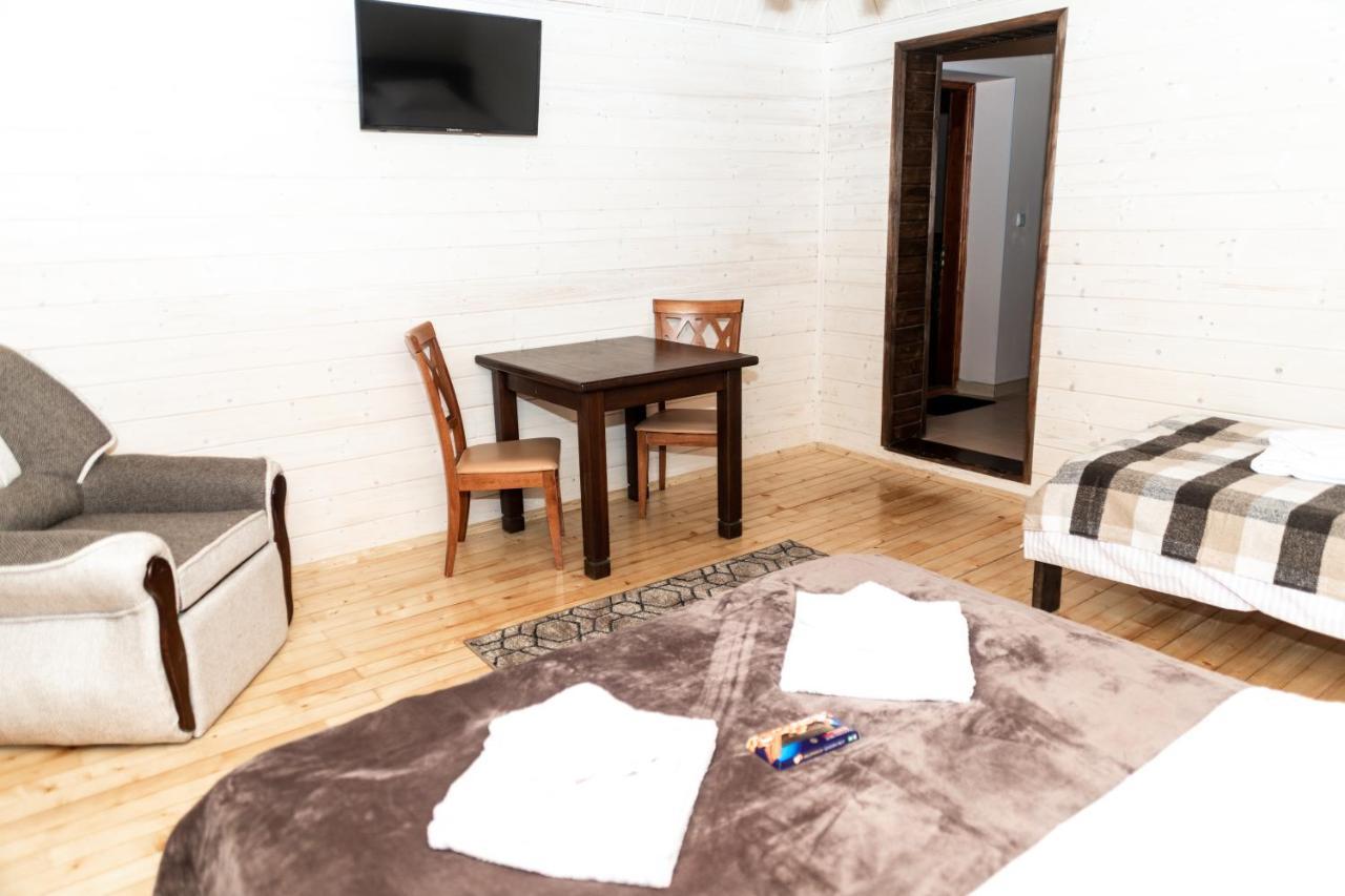 Wood House Hotel Pilipets Buitenkant foto
