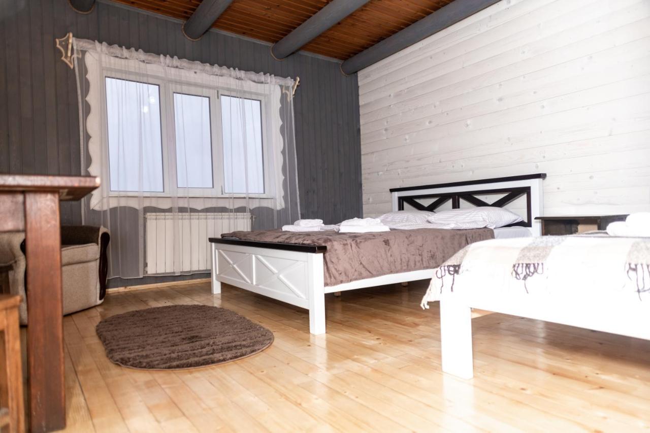 Wood House Hotel Pilipets Buitenkant foto